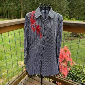 NWOT 7th Avenue Design Studio Women's sz Medium Black/White Striped Button Shirt